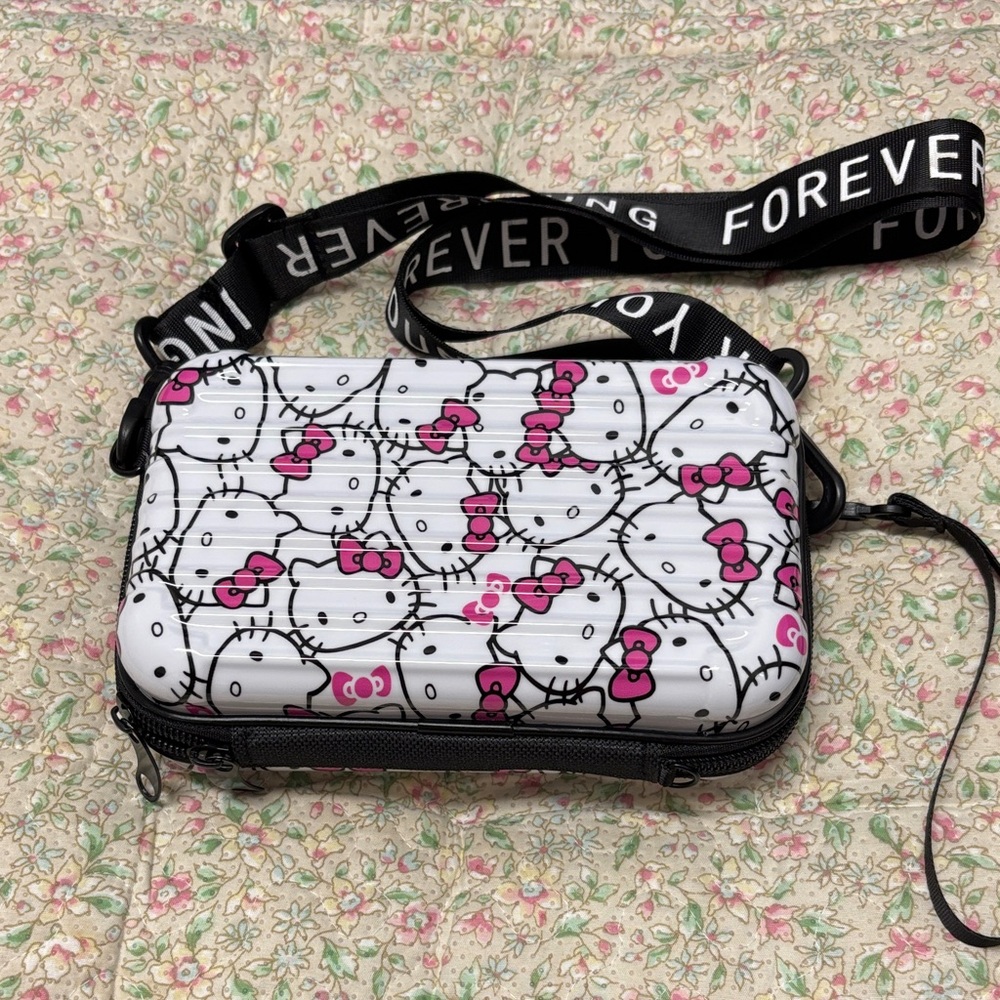 Hello Kitty Black and Pink Crossbody Bag plus wristlet***